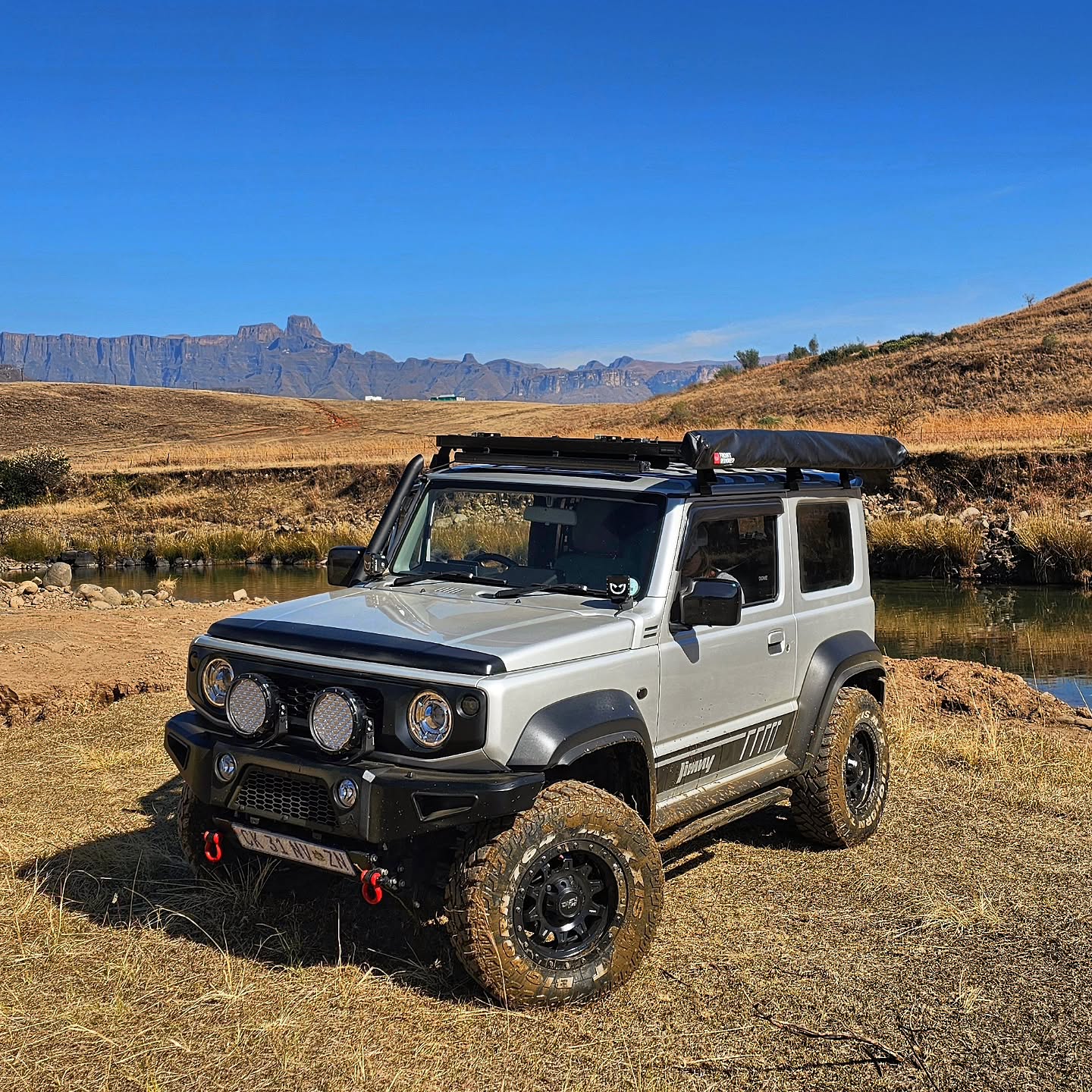 Suzuki Jimny build by @dirt_road_duo