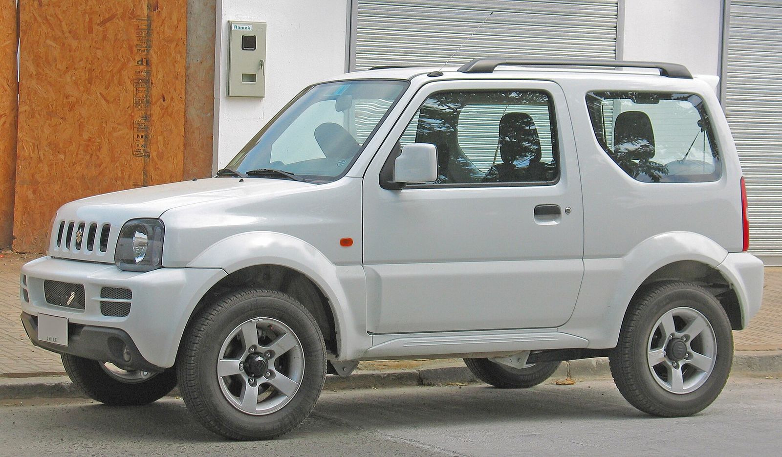 A third-generation Suzuki Jimny JB43 1.3, the 'Jimny Wide' sold in South Africa from 2008 to 2018