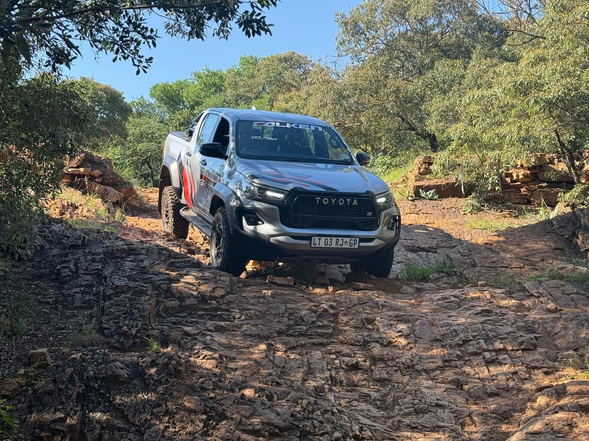 Advanced 4x4 driving course — 4x4 on rocky terrain