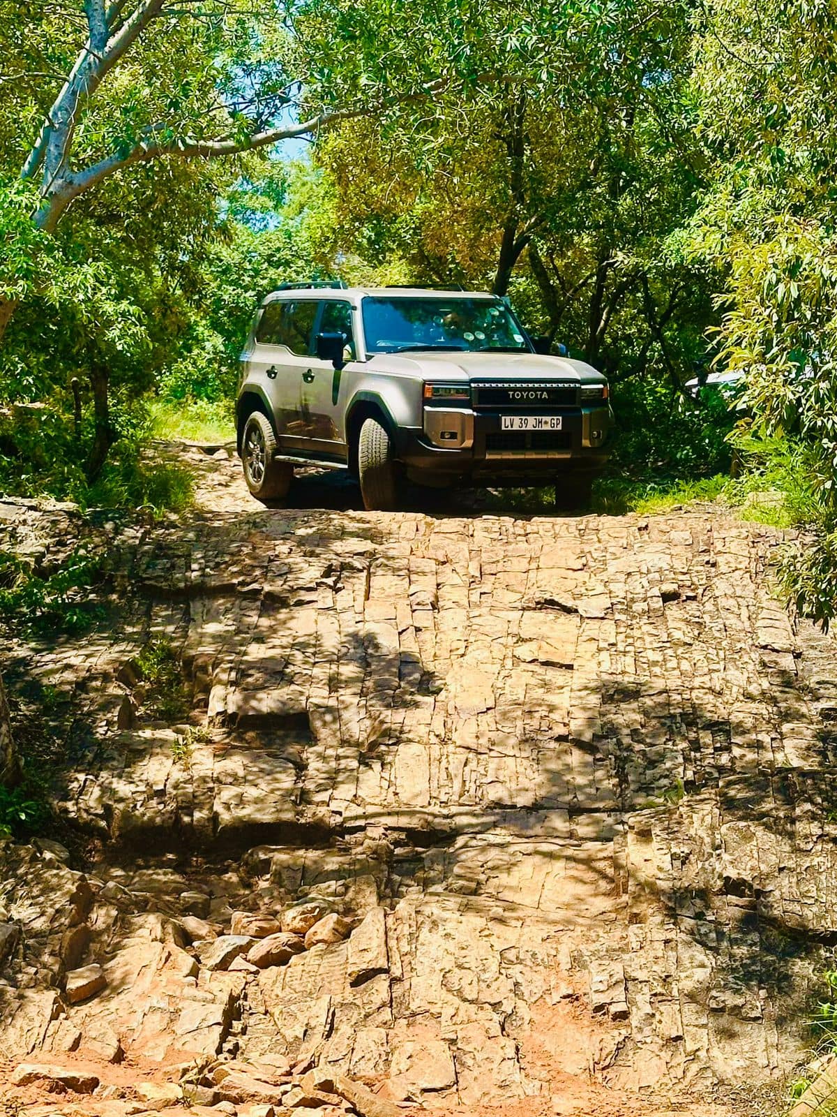 4x4 on rocky trail